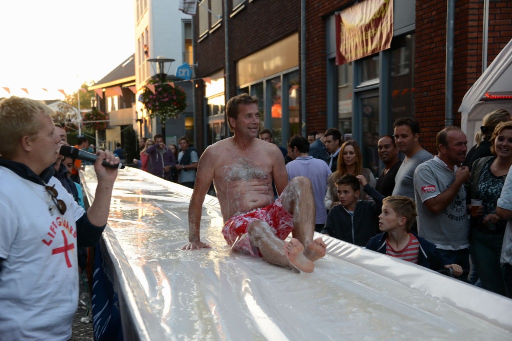 ../Images/Donderdag kermis 531.jpg